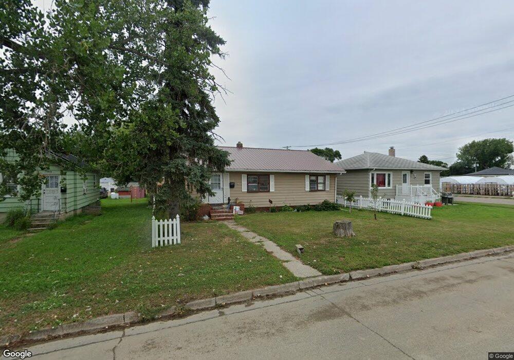 1019 5th Ave SE, Jamestown, ND 58401 - photo 1