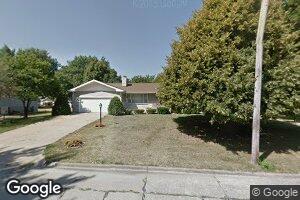 111 Maple Dr, Mediapolis, IA 52637