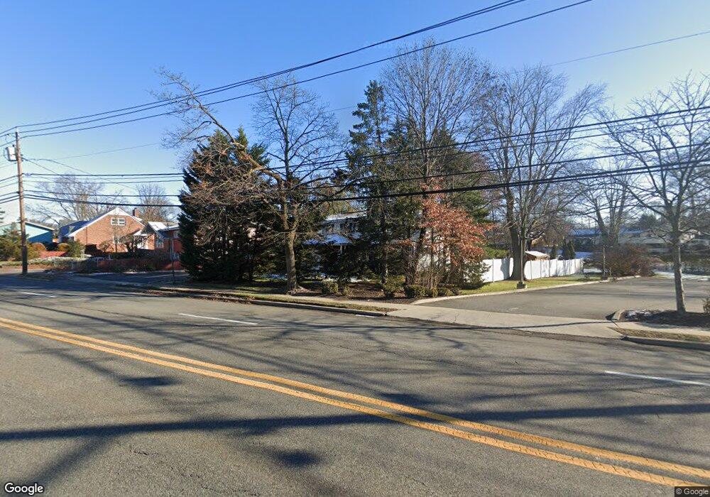 318 Forest Ave, Paramus, NJ 07652 - photo 1