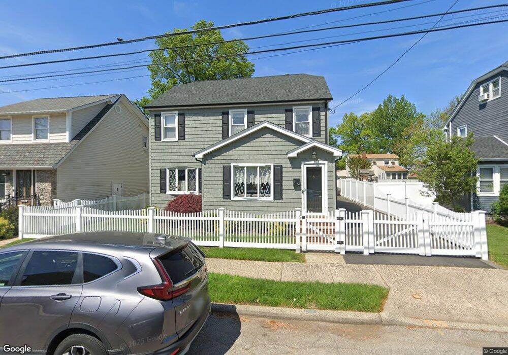 115 Monroe St, Franklin Square, NY 11010 - photo 1