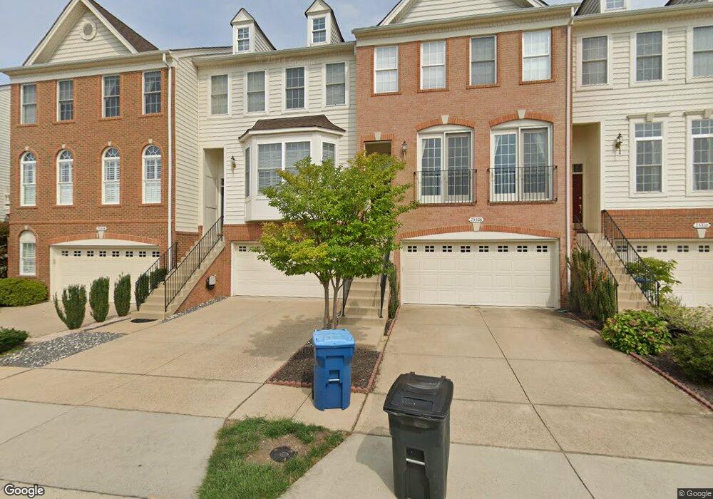 25306 Nesting Square, Chantilly, VA 20152 - photo 1