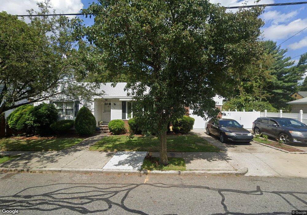 733 Admiral St, Providence, RI 02908 - photo 1