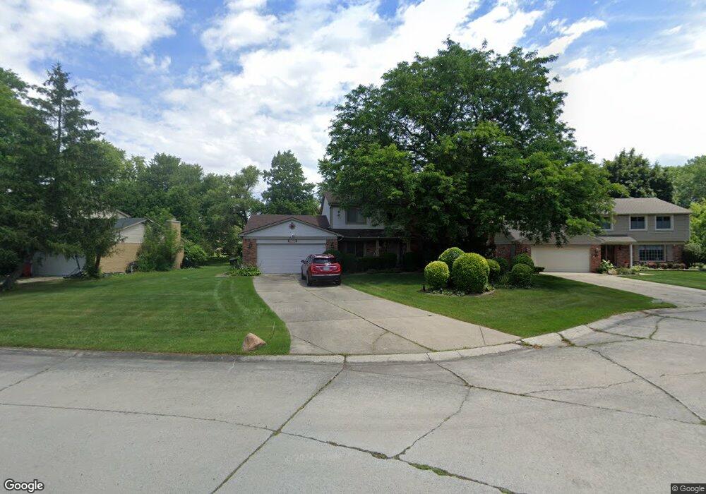 6095 Kiev St, West Bloomfield, MI 48324 - photo 1