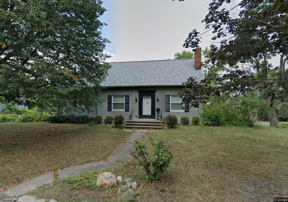 2222 Ridgeway Dr SE, Cedar Rapids, IA 52403 - photo 1