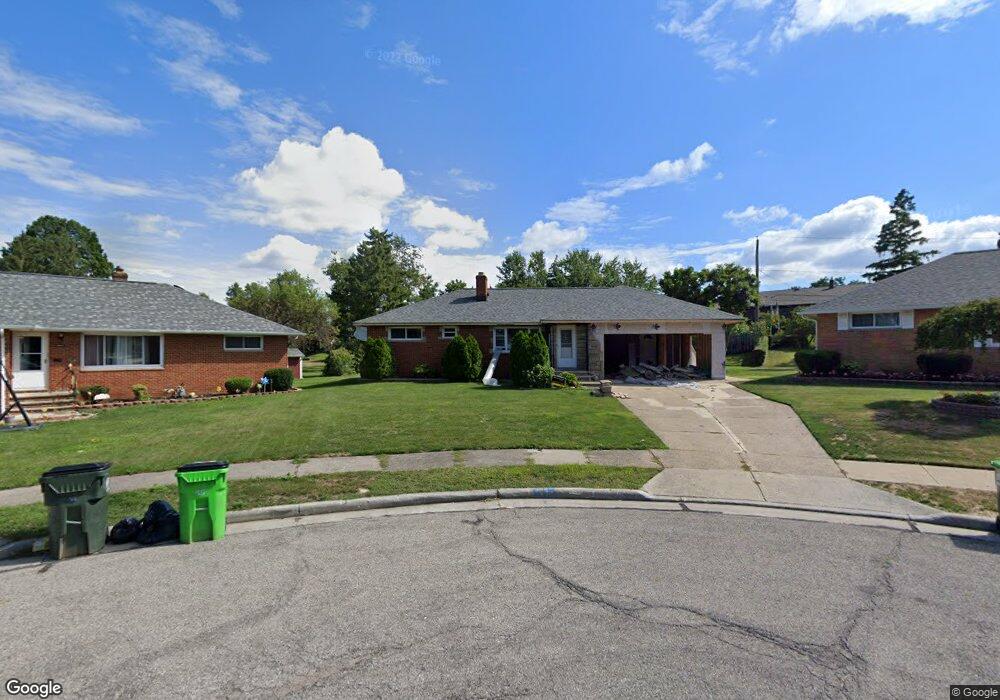 30435 Briar Ct, Wickliffe, OH 44092 - photo 1