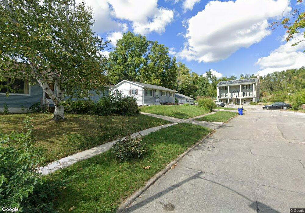 1662 24th St NW, Cedar Rapids, IA 52405 - photo 1