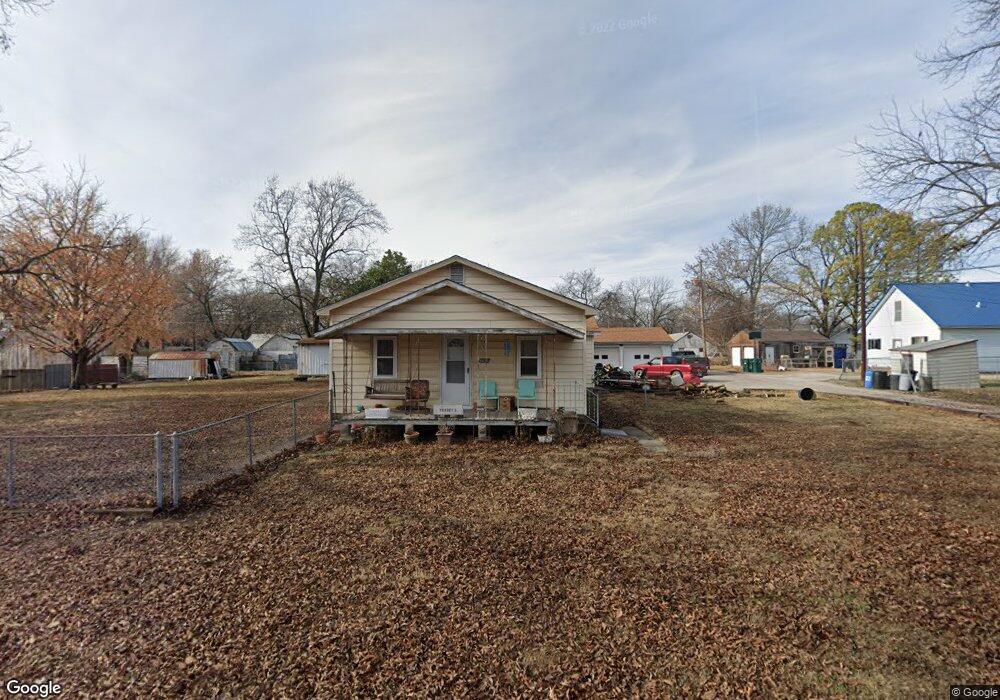 1211 S 11th St, Parsons, KS 67357 - photo 1
