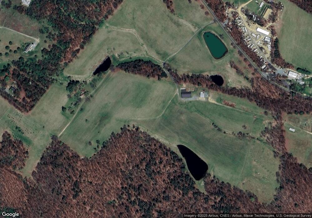 379 Chapel Hill Rd, Cross Junction, VA 22625 - photo 1