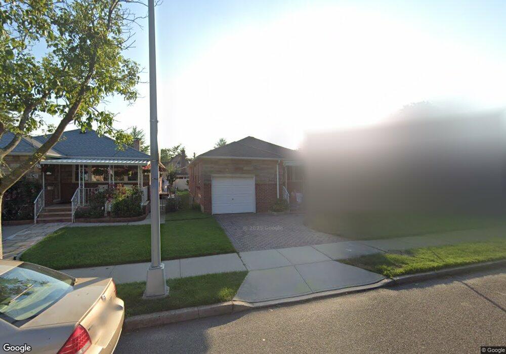 7838 267th St, Glen Oaks, NY 11004 - photo 1