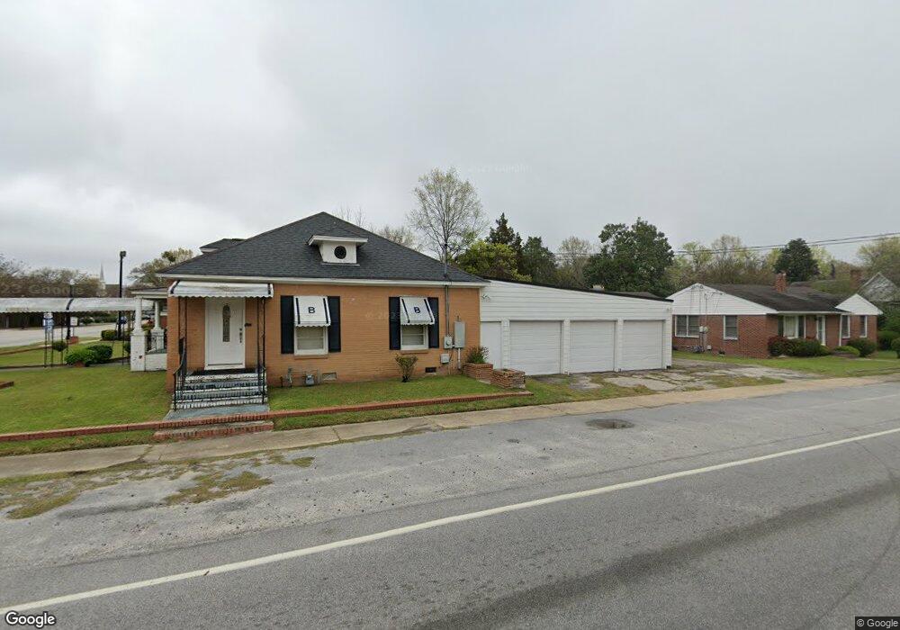 704 Broad St, Camden, SC 29020 - photo 1