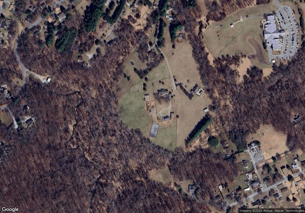 2400 Constantine Dr, Sykesville, MD 21784 - photo 1