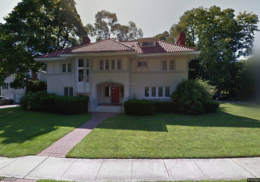 20 Grandview Cir, Manhasset, NY 11030 - photo 1