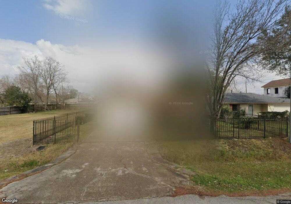 8427 Holiday Ln, Houston, TX 77075 - photo 1