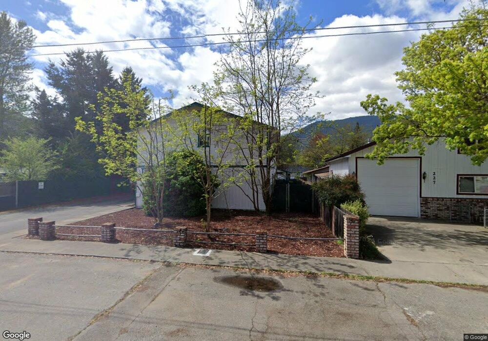 223 Cedar St unit A-D, Rogue River, OR 97537 - photo 1