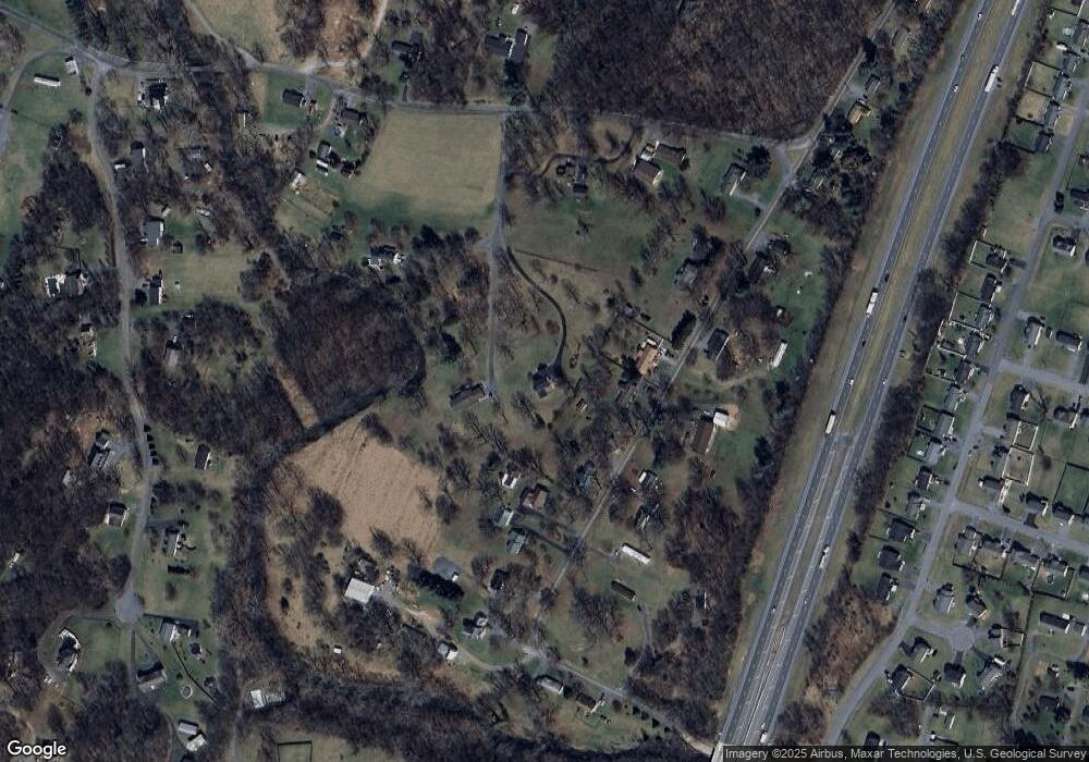 67 Thicket Ln, Bunker Hill, WV 25413 - photo 1