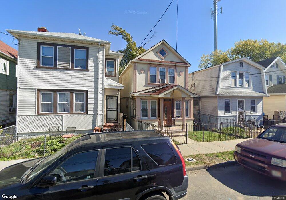 10467 165th St, Jamaica, NY 11433 - photo 1