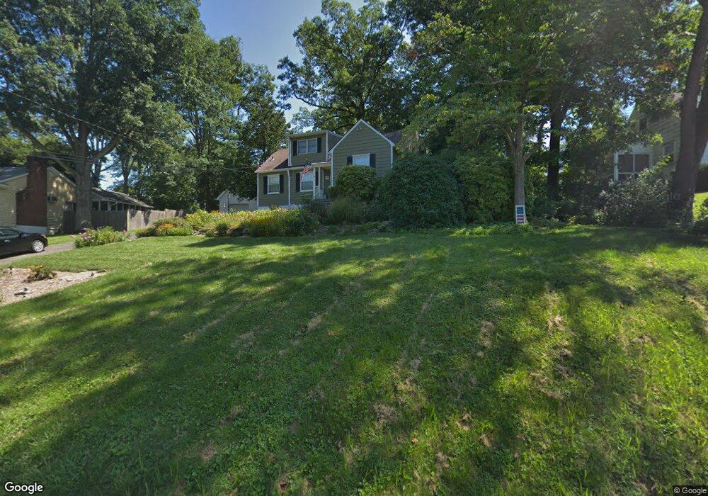 302 Rutledge Ave, Hawthorne, NY 10532 - photo 1