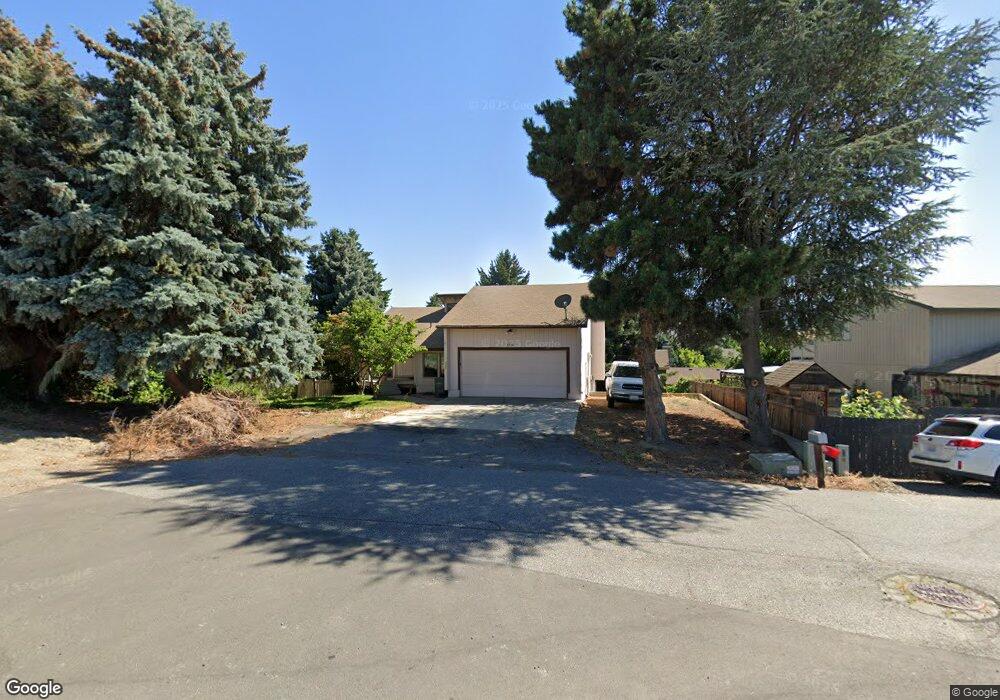 928 11th St NE, East Wenatchee, WA 98802 - photo 1