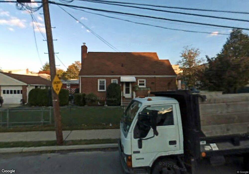 1010 Lutz St, Franklin Square, NY 11010 - photo 1