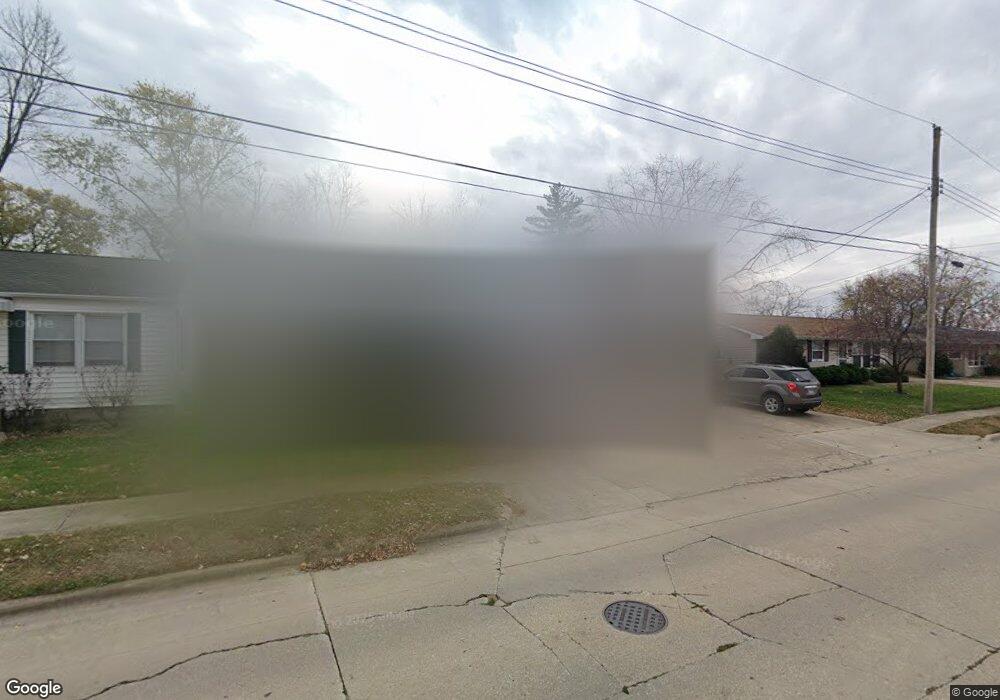 1001B W Saint Anthony Ave, Effingham, IL 62401 - photo 1