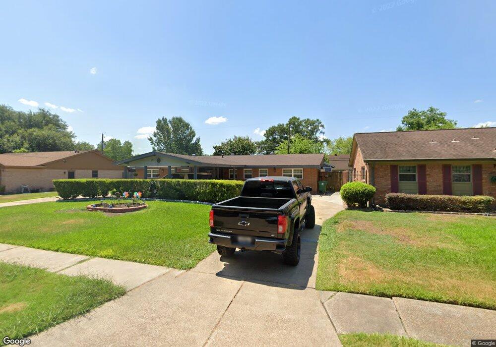 1031 Beaver Bend Rd, Houston, TX 77088 - photo 1