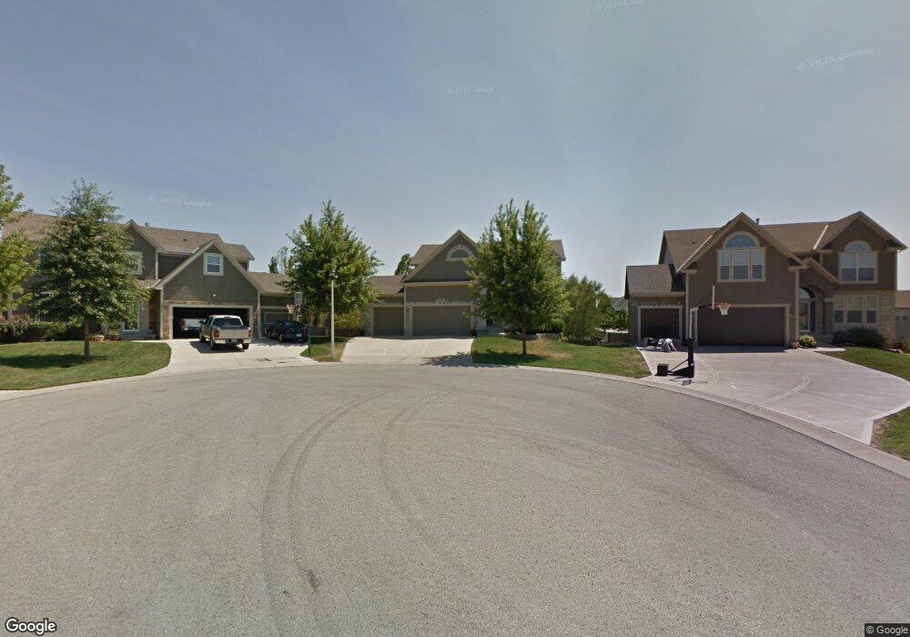 5827 Redbud St, Shawnee, KS 66218 - photo 1