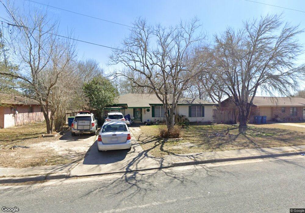903 W Walton St, Beeville, TX 78102 - photo 1