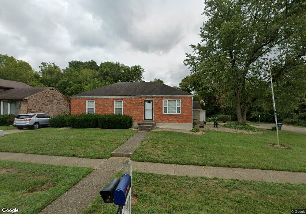 8417 Roseborough Rd, Louisville, KY 40228 - photo 1