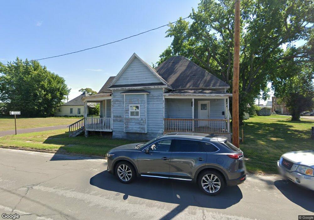 320 Johnson St, Moberly, MO 65270 - photo 1