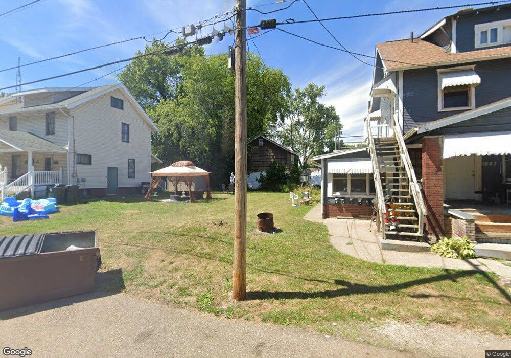 1531 Maple Ave NE, Canton, OH 44705 - photo 1