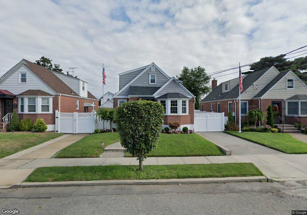 646 Gabriel Ave, Franklin Square, NY 11010 - photo 1