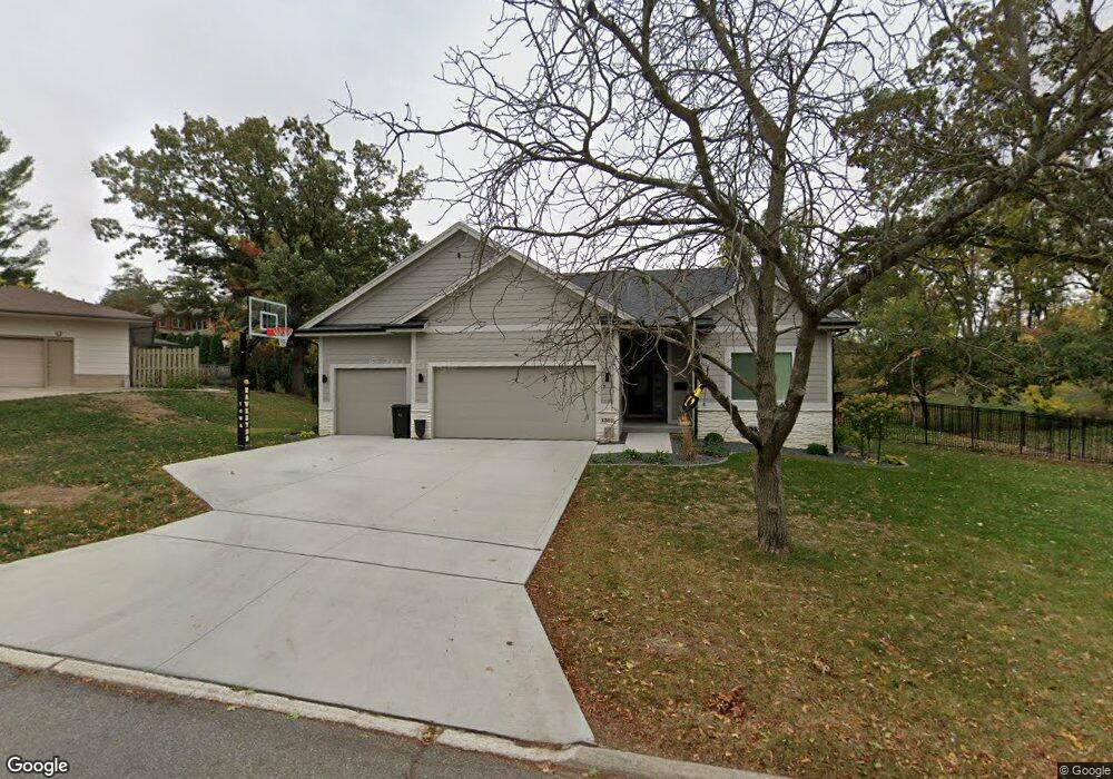 1311 S 4th Ave W, Newton, IA 50208 - photo 1