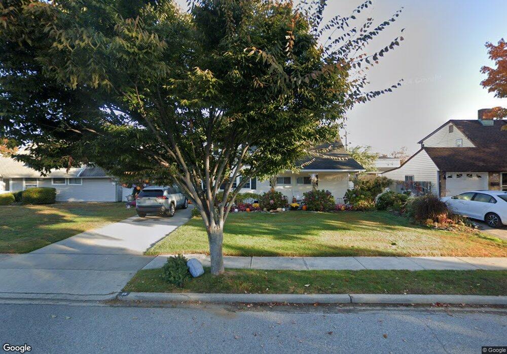 85 Stirrup Ln, Levittown, NY 11756 - photo 1