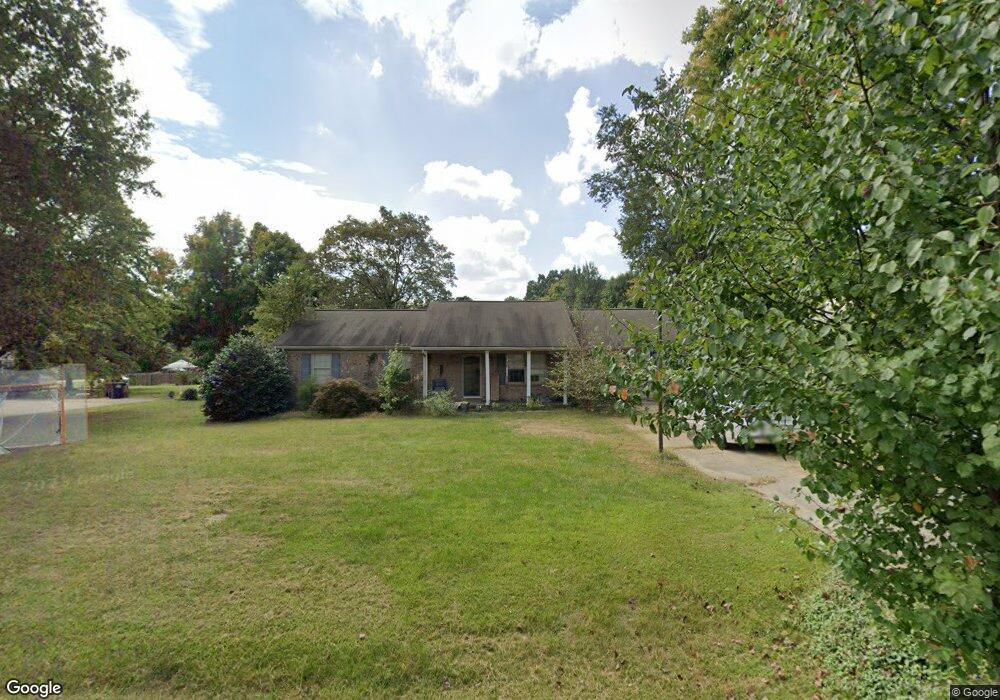 196 E Meadowview Dr, Statesville, NC 28625 - photo 1