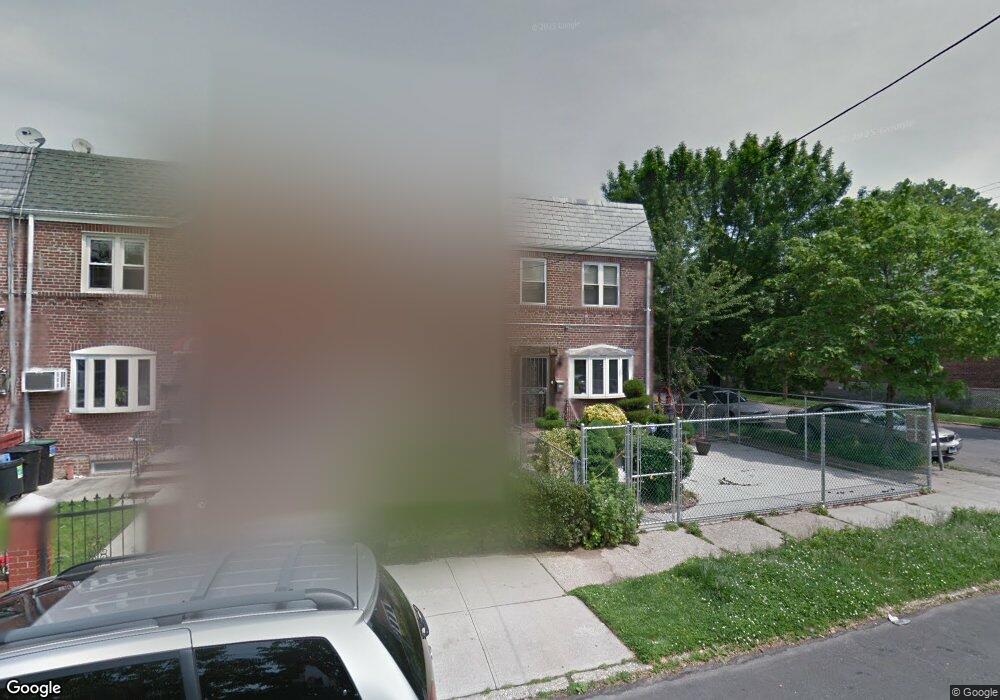 7545 167th St, Fresh Meadows, NY 11366 - photo 1