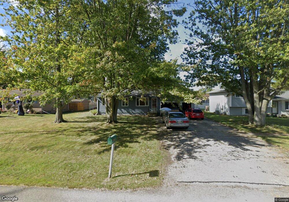 720 W Shore Blvd, Sheffield Lake, OH 44054 - photo 1