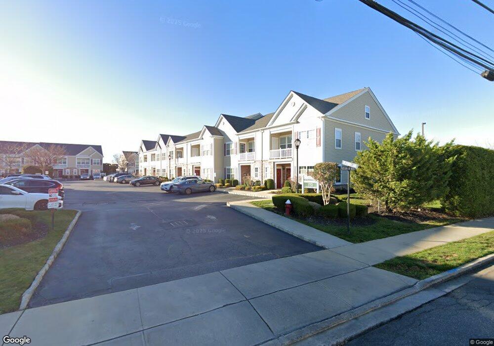 6 Wexford Ln unit 4, Oceanside, NY 11572 - photo 1