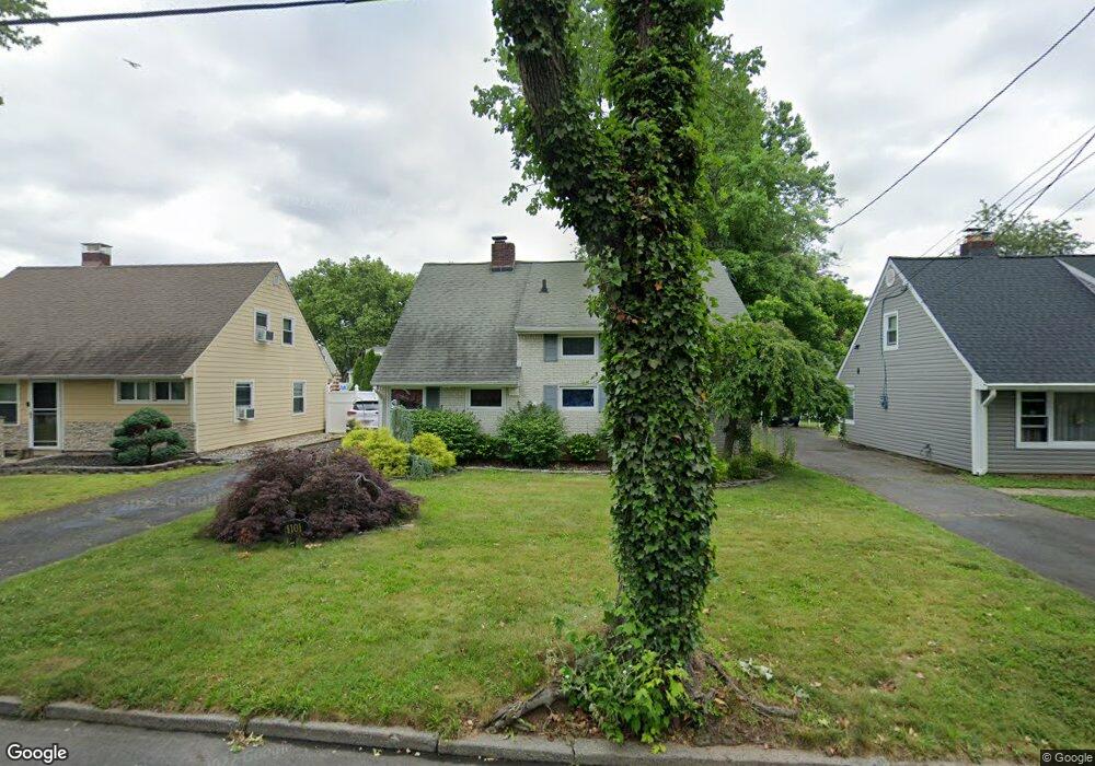 1101 Briarcliff Dr, Rahway, NJ 07065 - photo 1