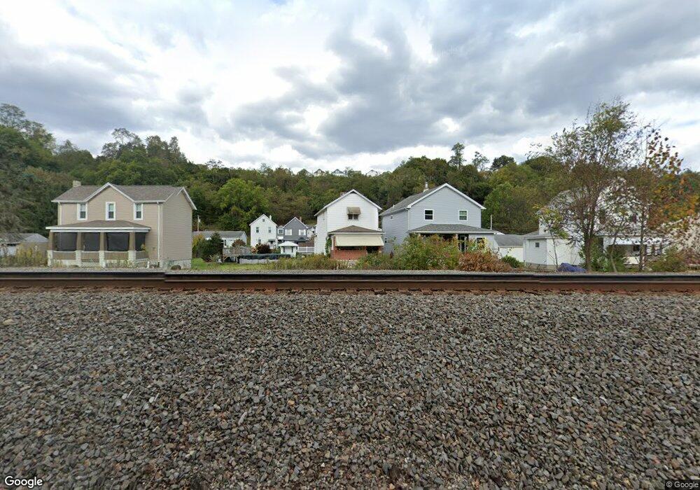 708 Kennedy Ave, East Vandergrift, PA 15629 - photo 1