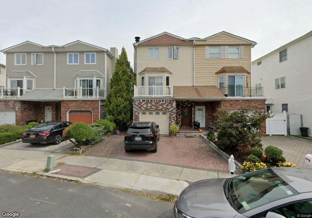 71 Dina Ct, Staten Island, NY 10306 - photo 1