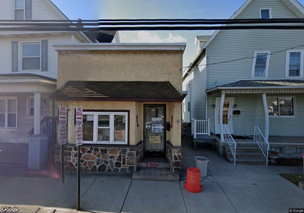 750 E Drinker St, Dunmore, PA 18512 - photo 1