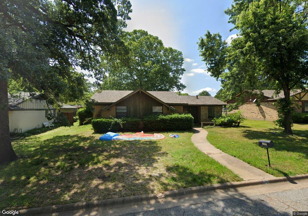 813 S Hyde Park Ave, Denison, TX 75020 - photo 1