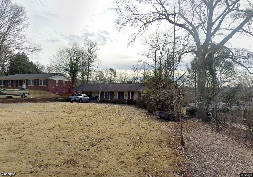 679 Mountain View Cir, Gainesville, GA 30501 - photo 1