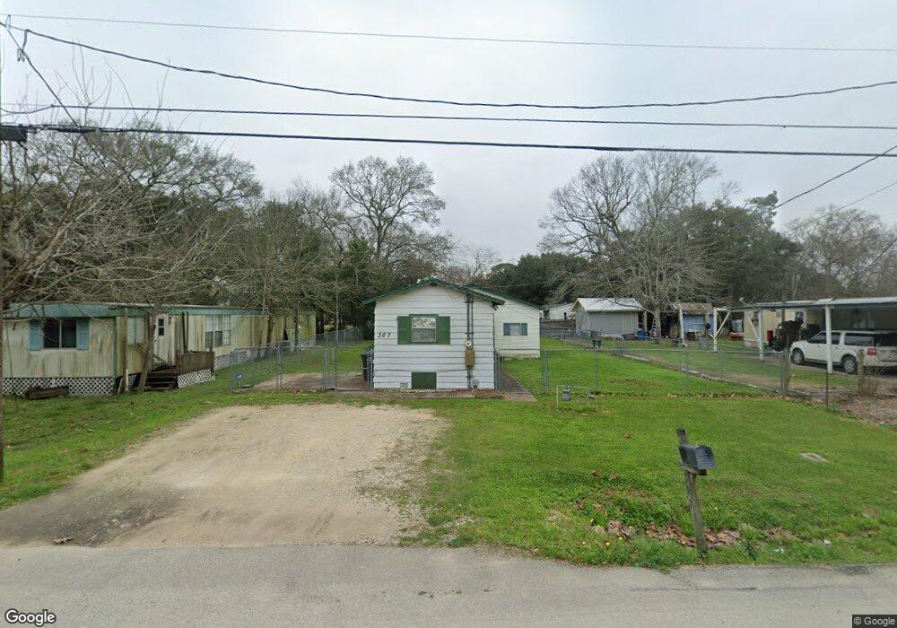 307 N Johnson St, Alvin, TX 77511 - photo 1