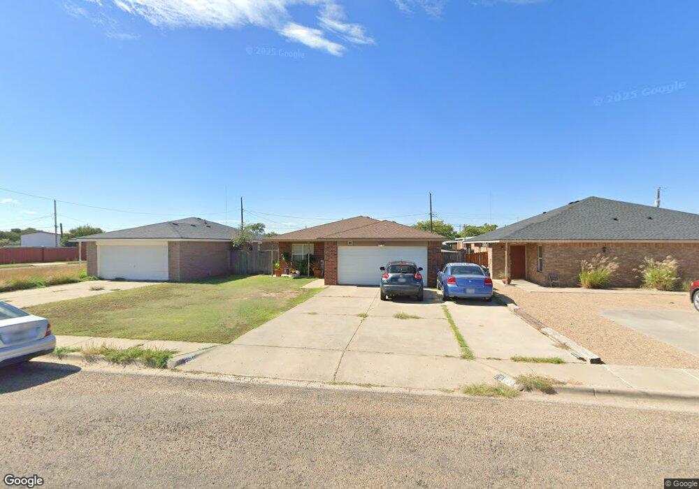 703 Oak Ave, Dumas, TX 79029 - photo 1