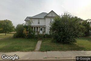 305 E 7th St, Woonsocket, SD 57385