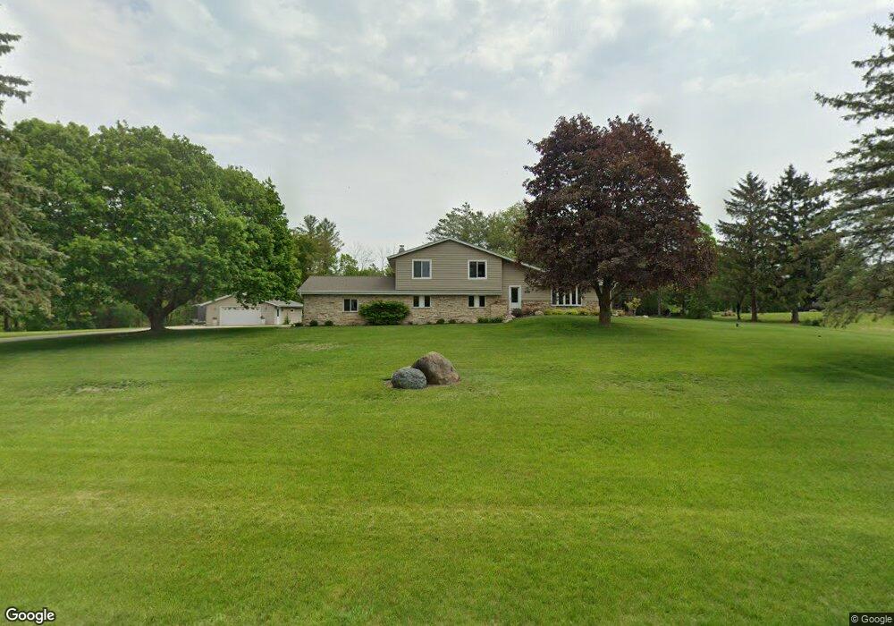 3934 Victoria Dr, West Bend, WI 53090 - photo 1