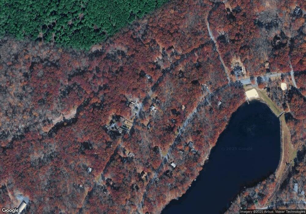 1180 Bluebird Ln, Bushkill, PA 18324 - photo 1