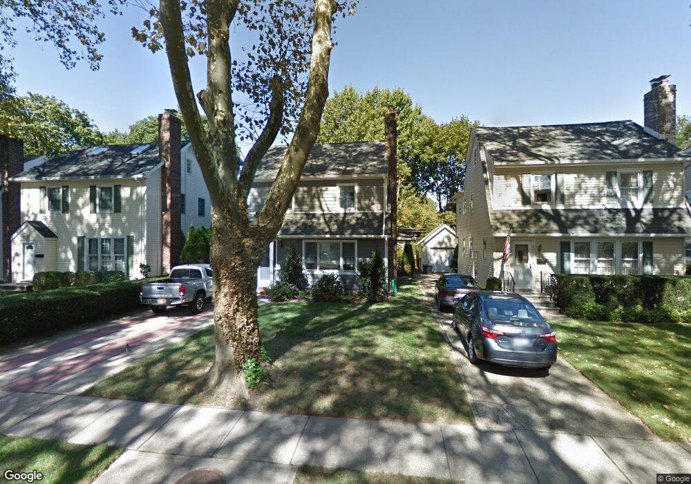 59 Cambridge Ave, Garden City, NY 11530 - photo 1