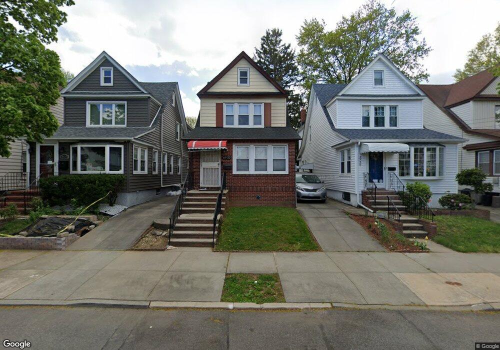 6932 Manse St, Forest Hills, NY 11375 - photo 1